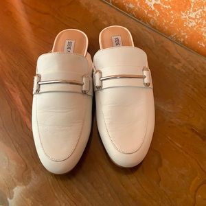 Steve Madden White flat mules( never worn)